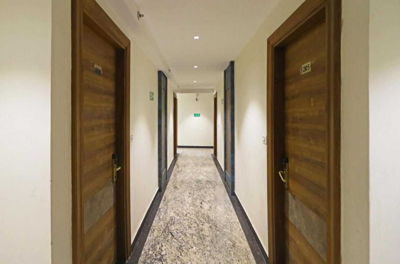 The Ivy Grand Hotel In City Centre With Free Secured Parking Nova Deli Exterior foto
