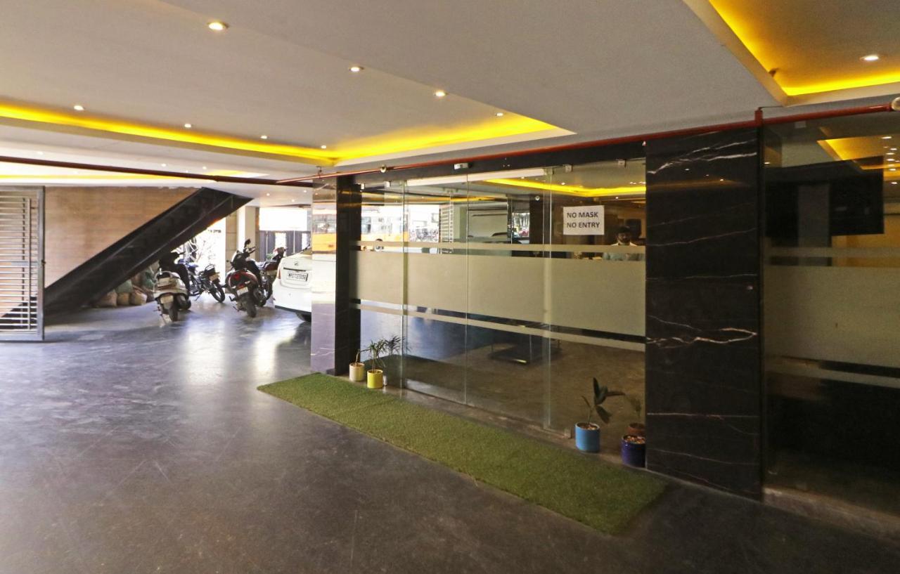 The Ivy Grand Hotel In City Centre With Free Secured Parking Nova Deli Exterior foto