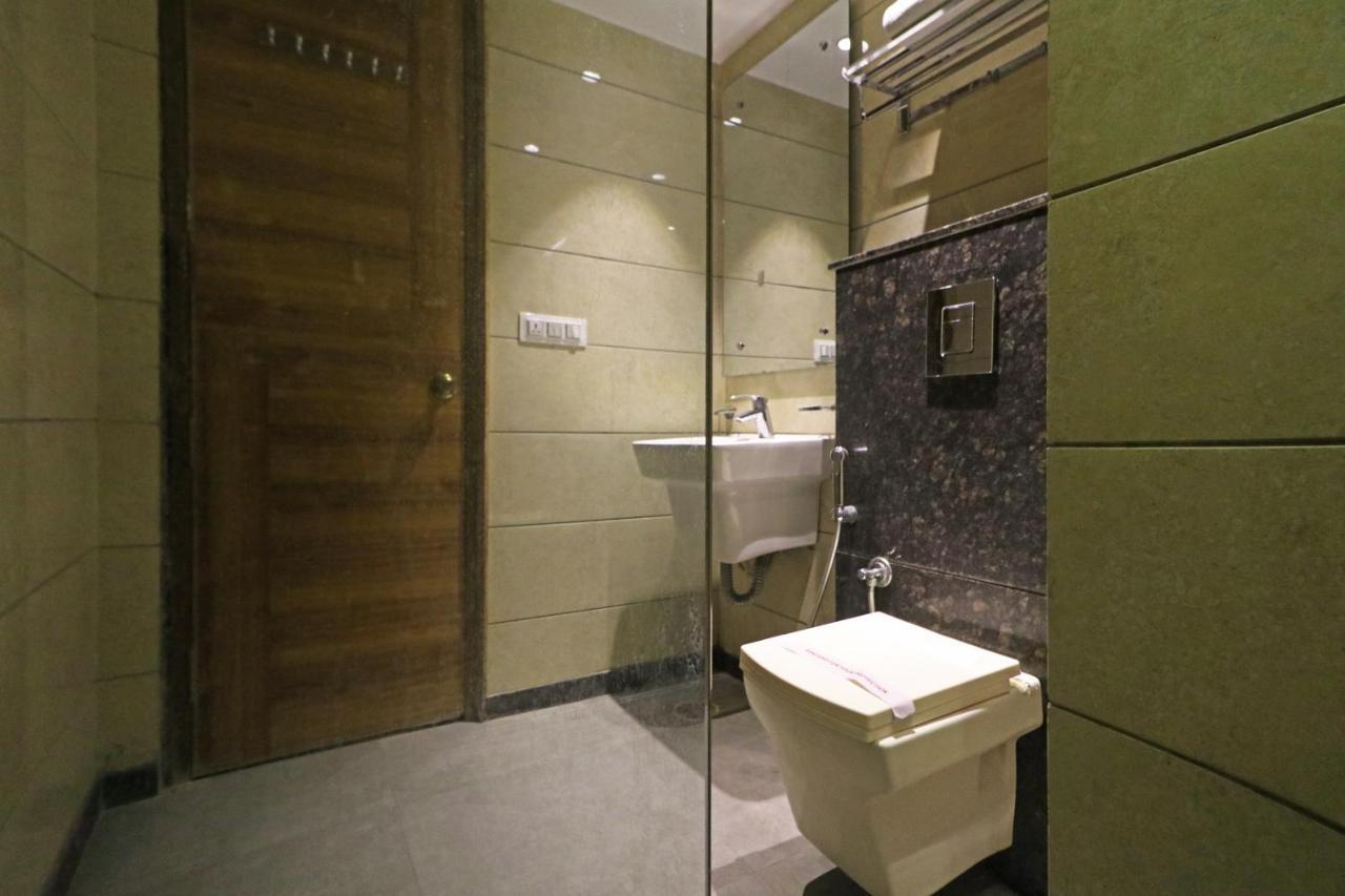 The Ivy Grand Hotel In City Centre With Free Secured Parking Nova Deli Exterior foto