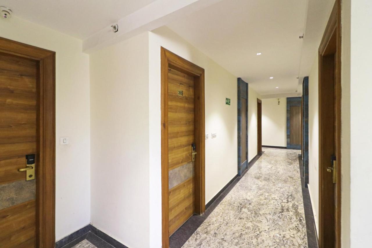 The Ivy Grand Hotel In City Centre With Free Secured Parking Nova Deli Exterior foto