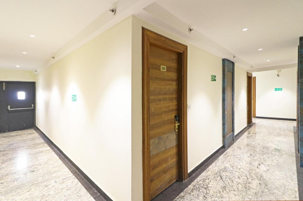 The Ivy Grand Hotel In City Centre With Free Secured Parking Nova Deli Exterior foto